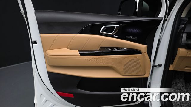 Kia Canival 2023 — photo 14