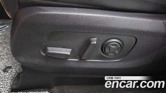 Kia Canival 2023 — photo 32