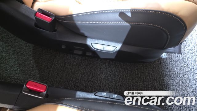 Kia Canival 2023 — photo 38