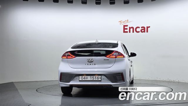 Hyundai Ioniq 2017 — photo 4