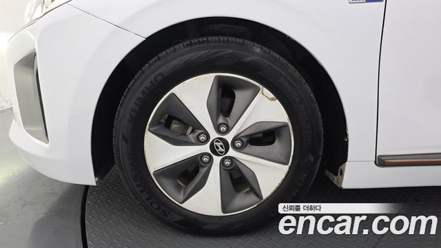 Hyundai Ioniq 2017 — photo 5