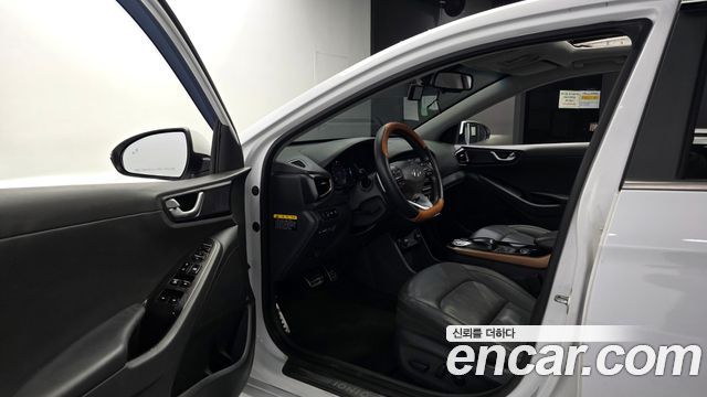 Hyundai Ioniq 2017 — photo 13