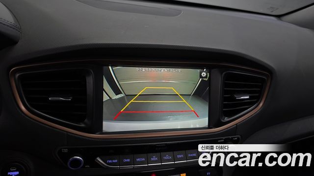 Hyundai Ioniq 2017 — photo 21