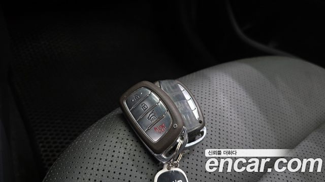 Hyundai Ioniq 2017 — photo 22