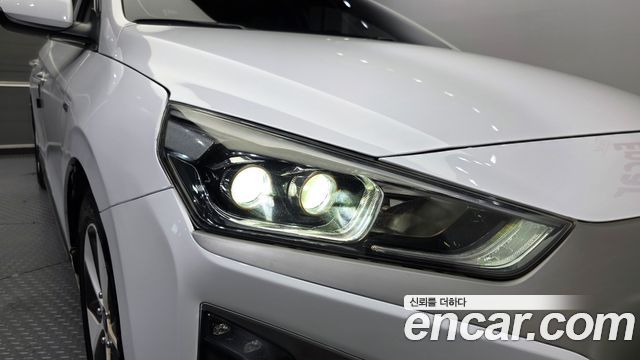 Hyundai Ioniq 2017 — photo 8