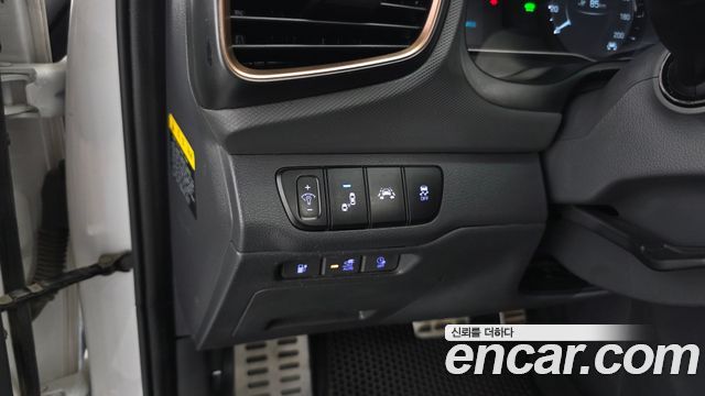Hyundai Ioniq 2017 — photo 28