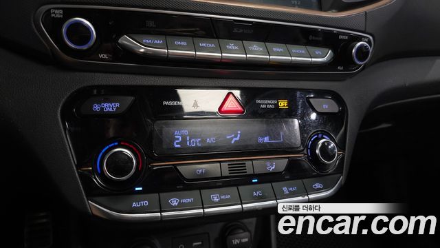 Hyundai Ioniq 2017 — photo 29