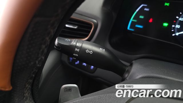 Hyundai Ioniq 2017 — photo 32