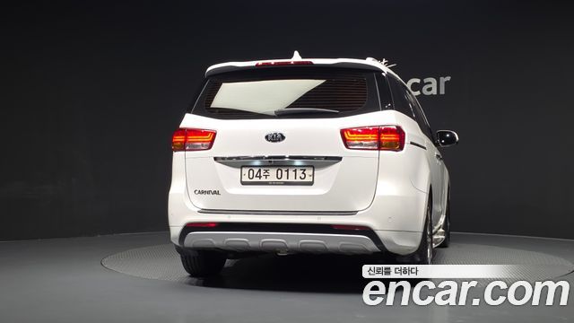 Kia Canival 2016 — photo 4