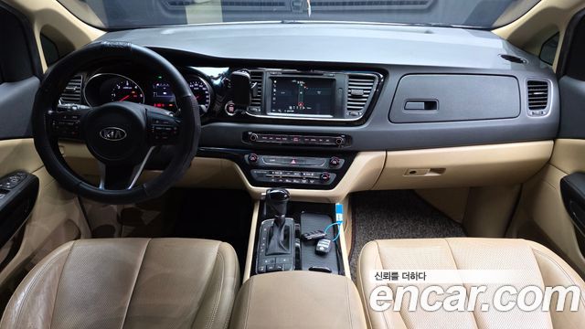 Kia Canival 2016 — photo 10