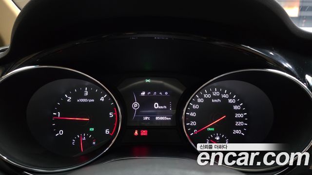 Kia Canival 2016 — photo 11