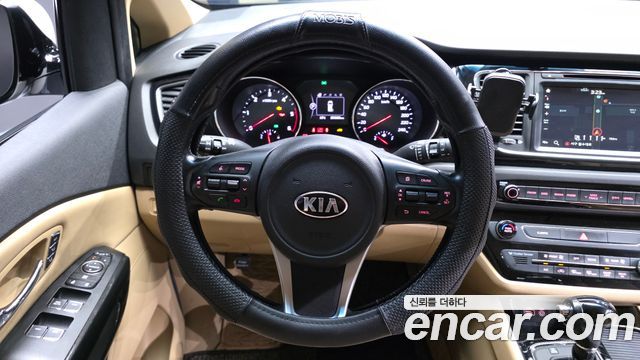 Kia Canival 2016 — photo 19