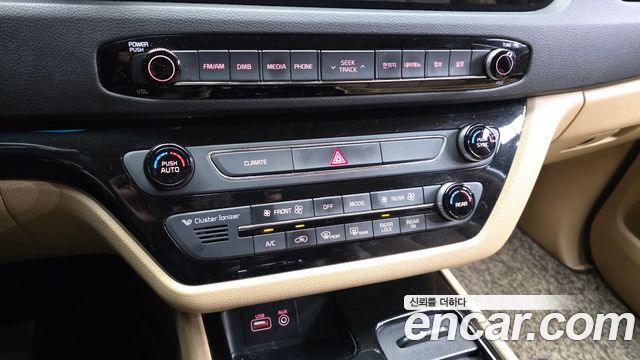 Kia Canival 2016 — photo 22