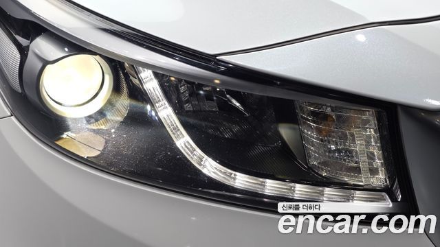 Kia Canival 2016 — photo 8
