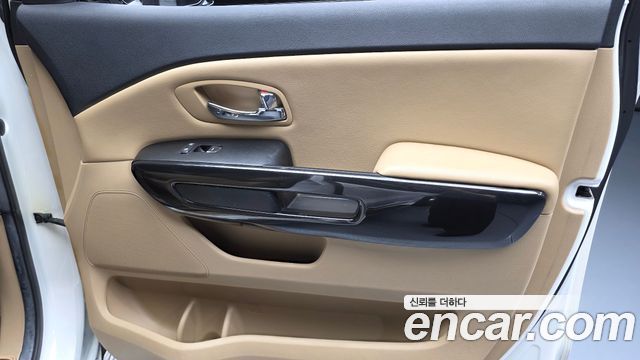 Kia Canival 2016 — photo 15