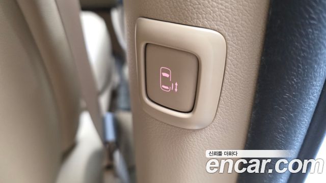 Kia Canival 2016 — photo 33