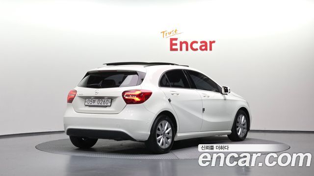 Mercedes-Benz A-Class 2017 — photo 2