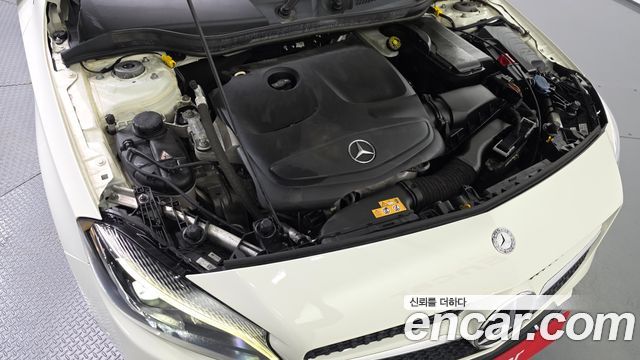 Mercedes-Benz A-Class 2017 — photo 6
