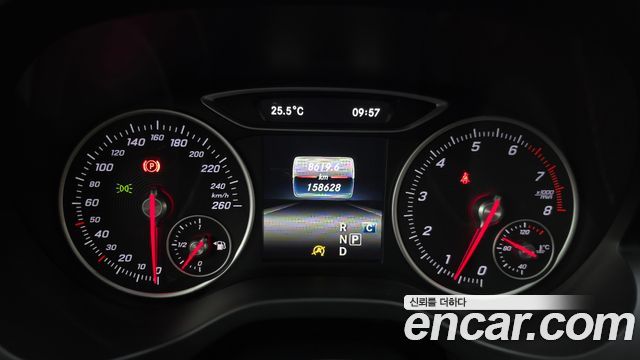 Mercedes-Benz A-Class 2017 — photo 8