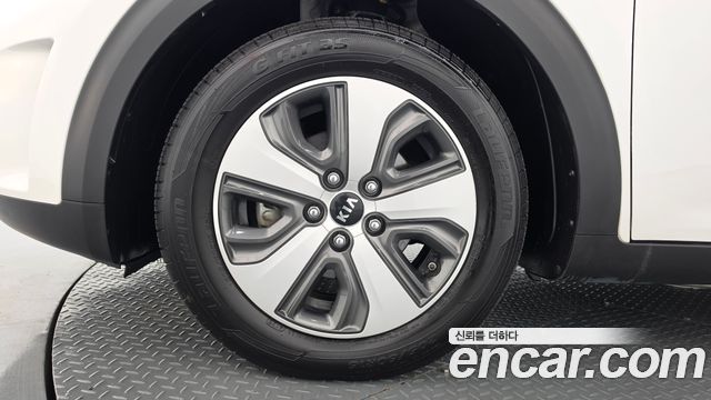 Kia Niro 2017 — photo 5