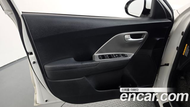 Kia Niro 2017 — photo 14