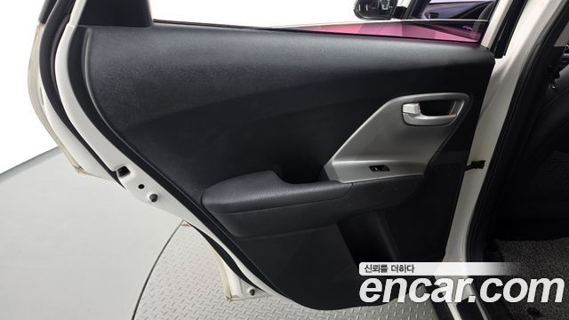 Kia Niro 2017 — photo 15