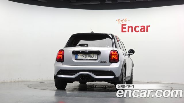 Mini Cooper 2022 — photo 4