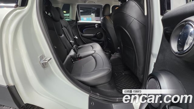 Mini Cooper 2022 — photo 18