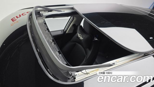 Mini Cooper 2022 — photo 25
