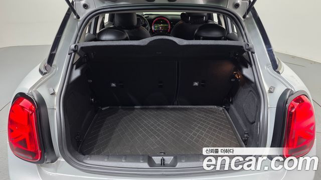 Mini Cooper 2022 — photo 26