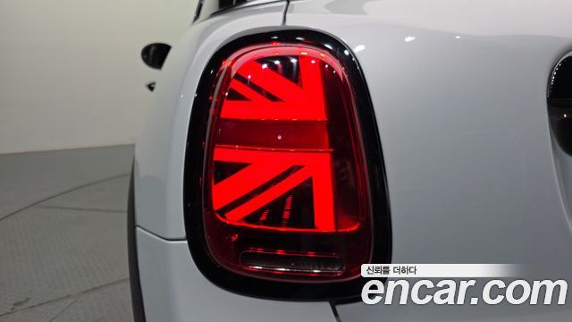 Mini Cooper 2022 — photo 9