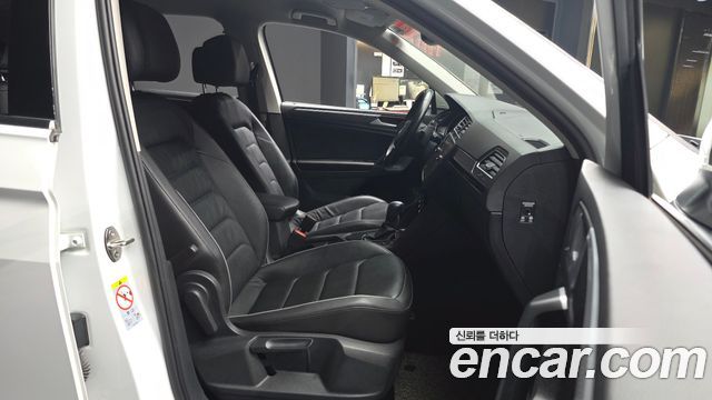 Volkswagen Tiguan 2020 — photo 17