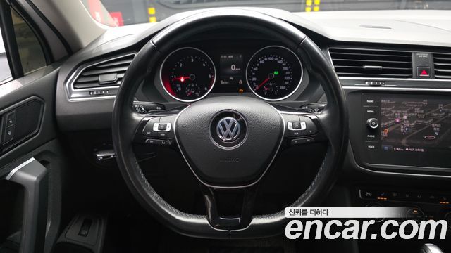 Volkswagen Tiguan 2020 — photo 19