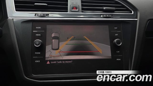 Volkswagen Tiguan 2020 — photo 21