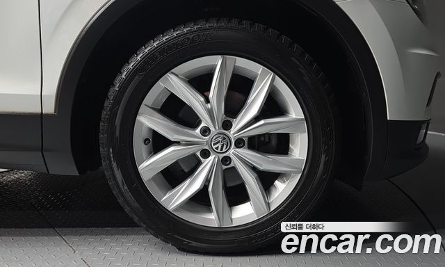 Volkswagen Tiguan 2020 — photo 7
