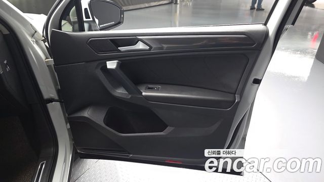 Volkswagen Tiguan 2020 — photo 14