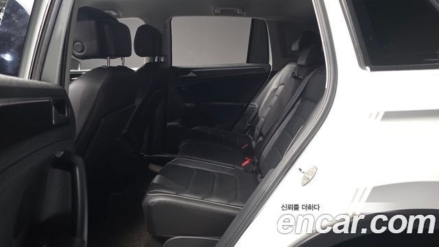 Volkswagen Tiguan 2020 — photo 16