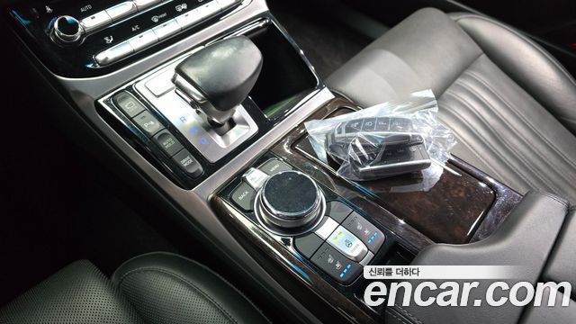 Genesis EQ900 2016 — photo 9