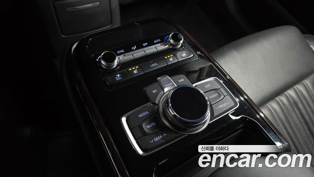 Genesis EQ900 2016 — photo 18