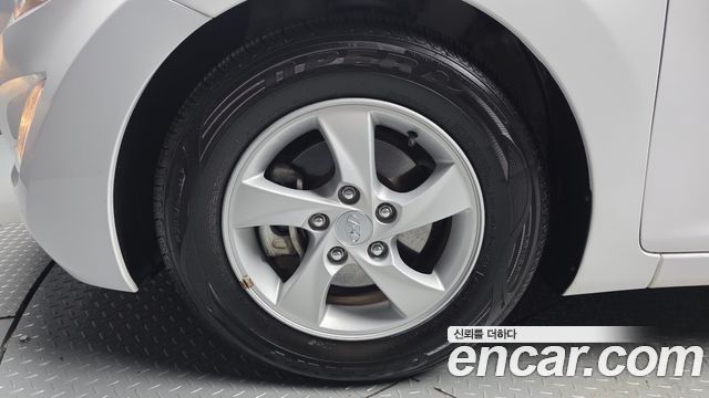 Hyundai AVANTE 2014 — photo 5