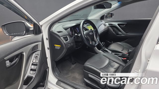 Hyundai AVANTE 2014 — photo 10