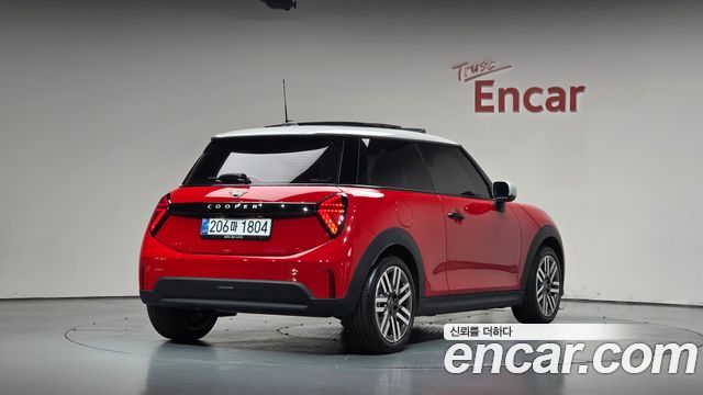 Mini Cooper 2025 — photo 2