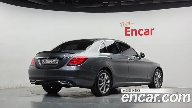 Mercedes-Benz C-Class 2017 — photo 2