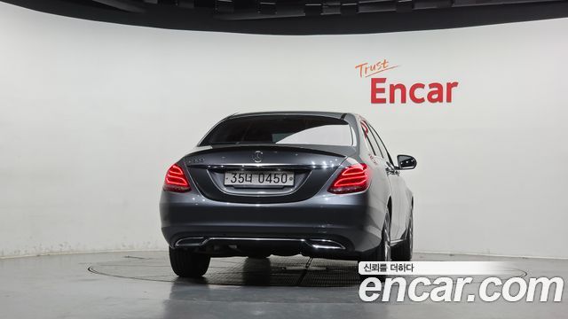 Mercedes-Benz C-Class 2017 — photo 4