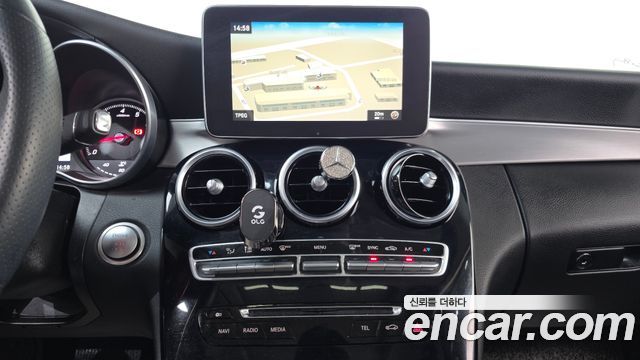 Mercedes-Benz C-Class 2017 — photo 16
