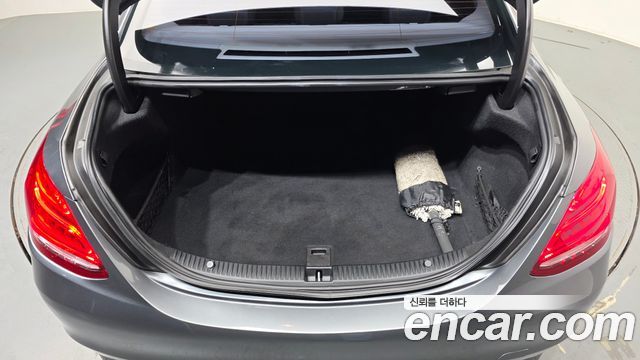 Mercedes-Benz C-Class 2017 — photo 20