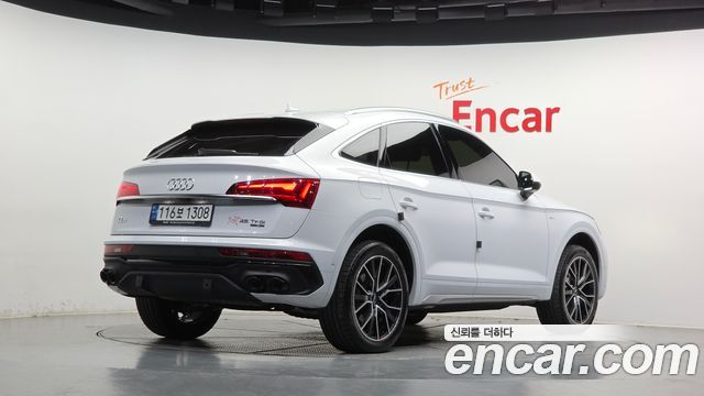 Audi Q5 2022 — photo 2