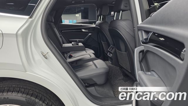 Audi Q5 2022 — photo 18