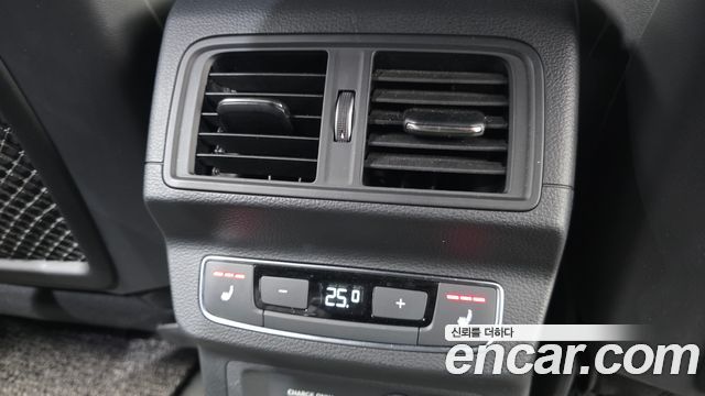 Audi Q5 2022 — photo 24