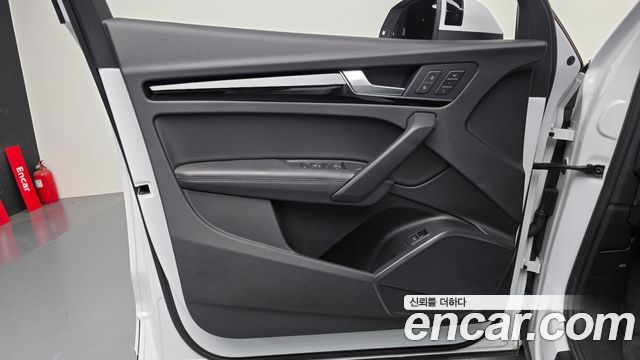 Audi Q5 2022 — photo 14
